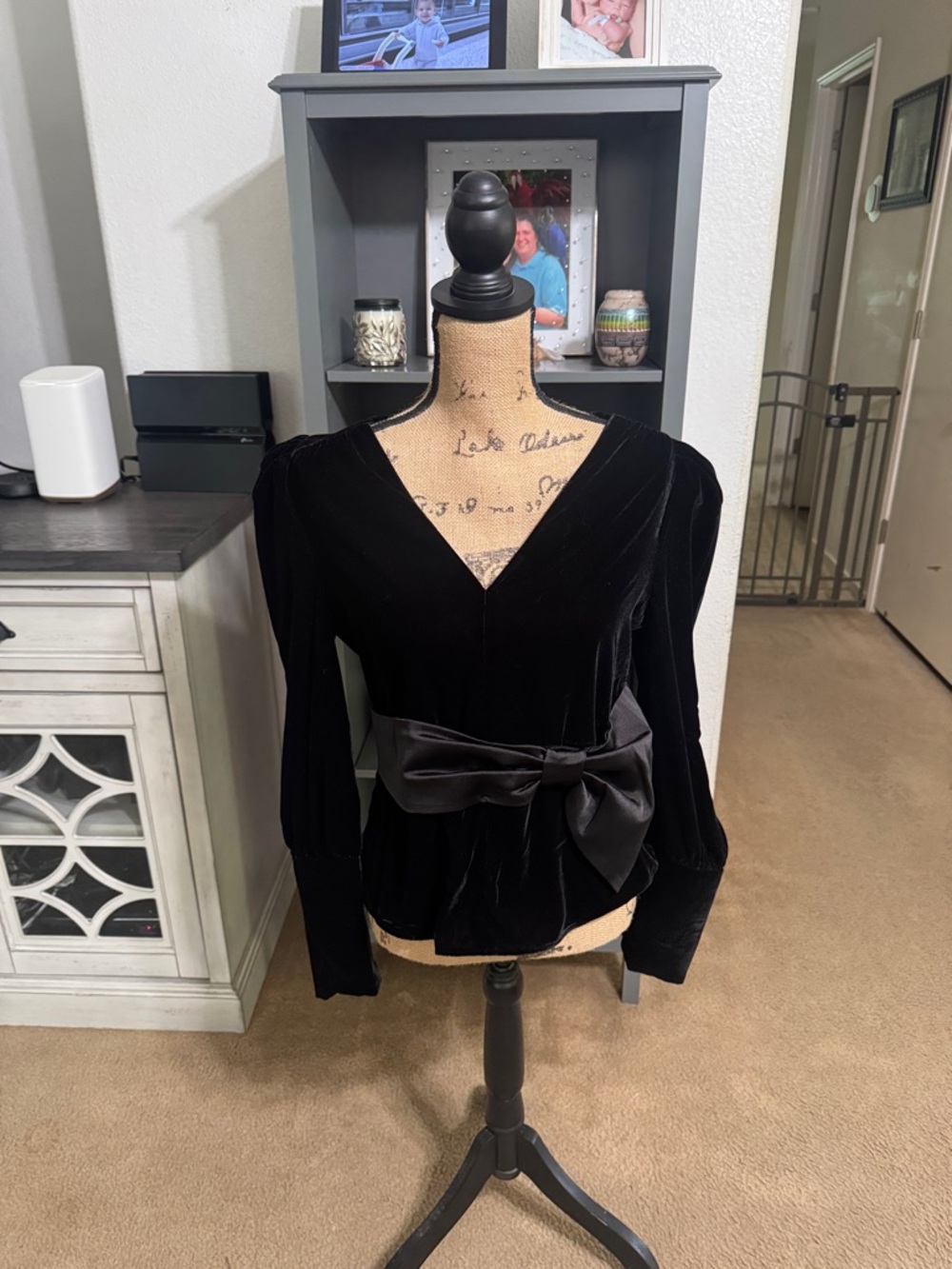 Express Black Velvet V-Neck Long Sleeve Top with Satin Bow size M